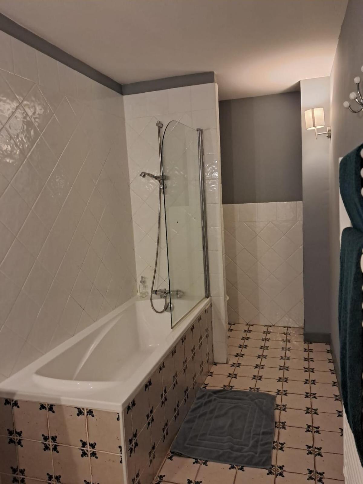 Nabat Le Haut, Chambre Et Table D'Hotes Courniou Exterior foto